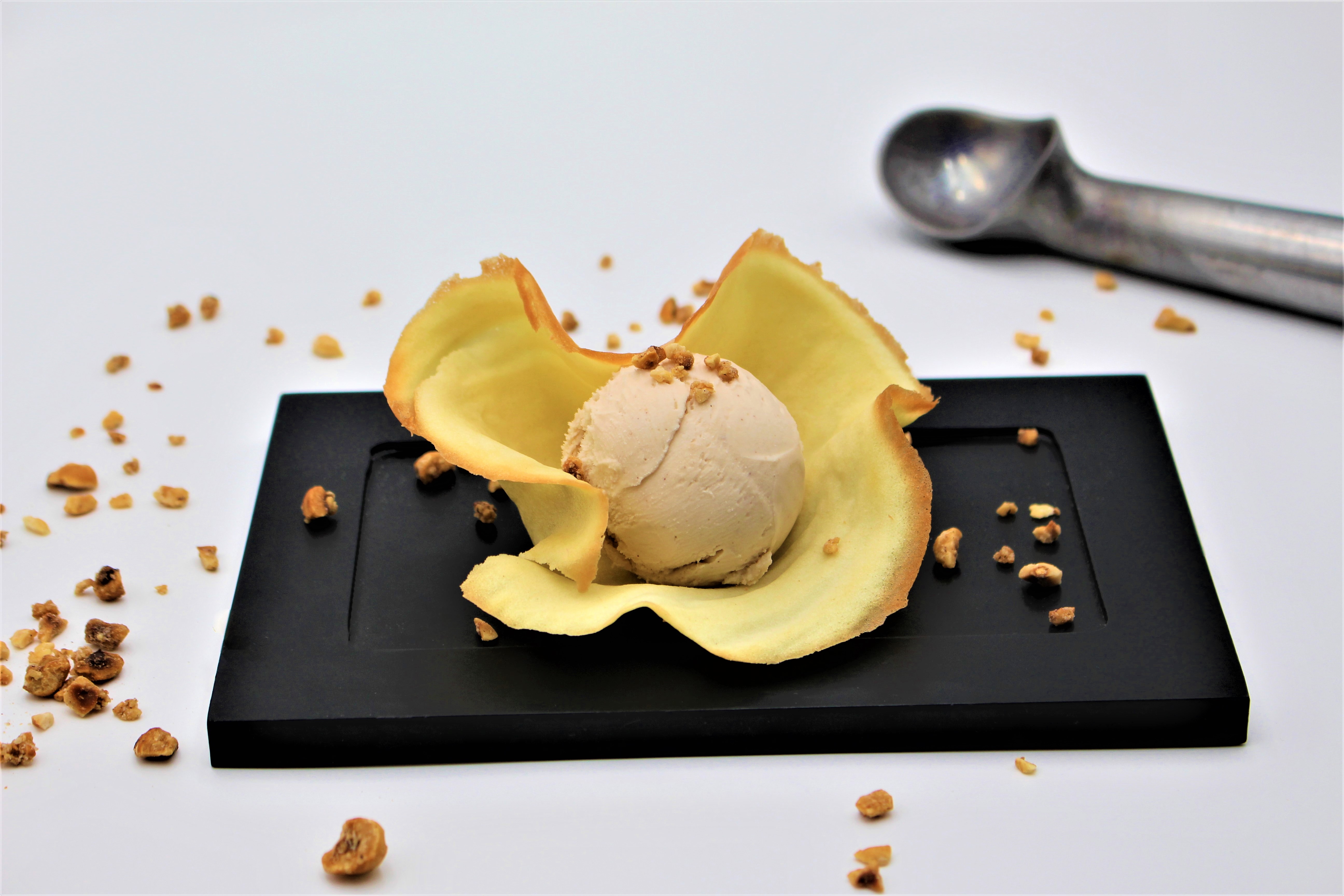 Tuiles com gelado de Avelã